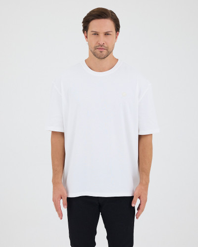 Camiseta Unisex con logo parche bordado | Colección "I AM A PATCH