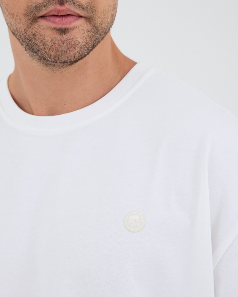 Camiseta Unisex con logo parche bordado | Colección "I AM A PATCH