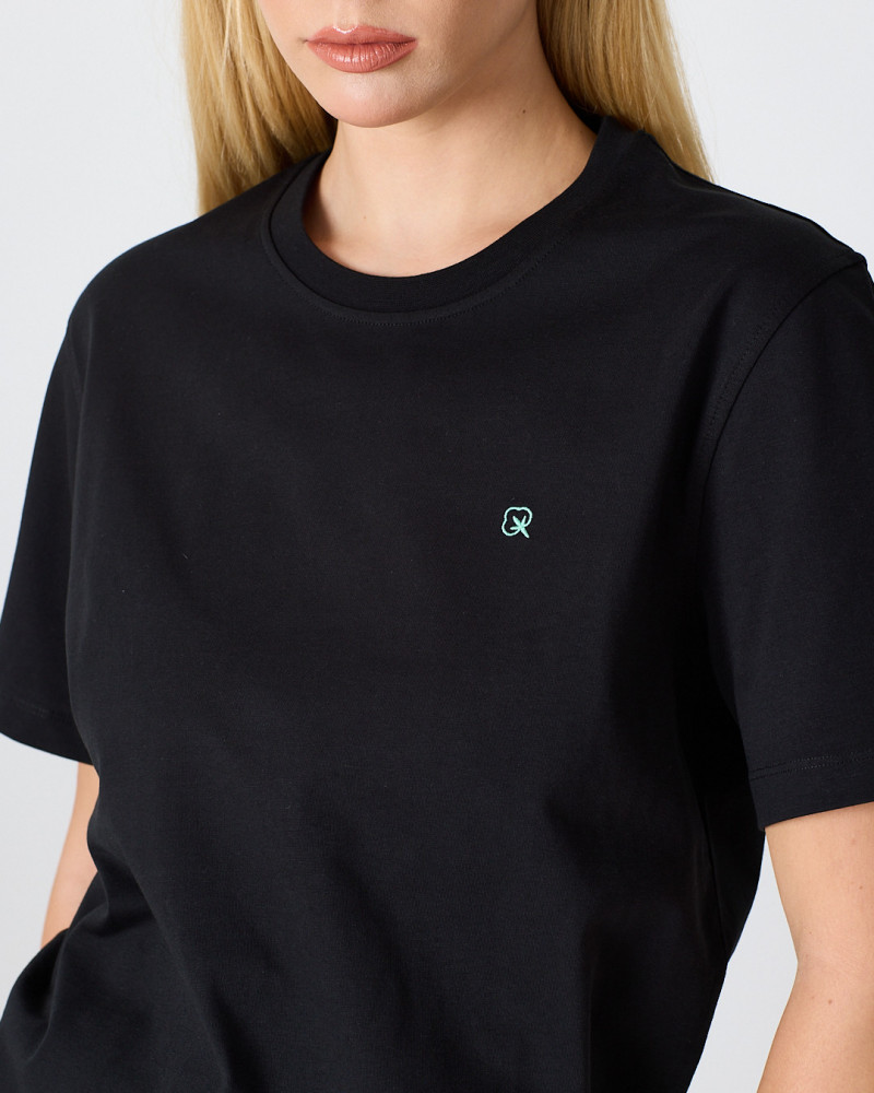 Unisex T-shirt with contrasting embroidered logo | “HERE I AM” Collection