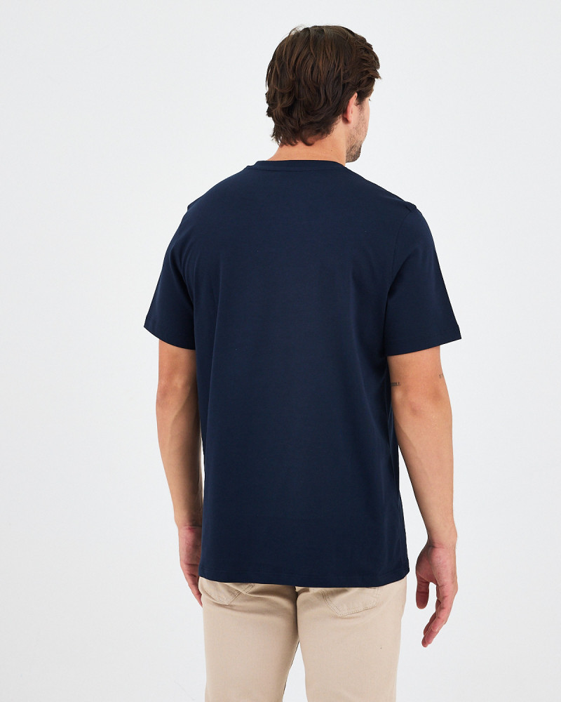 Camiseta Unisex con logo parche bordado | Colección "I AM A PATCH