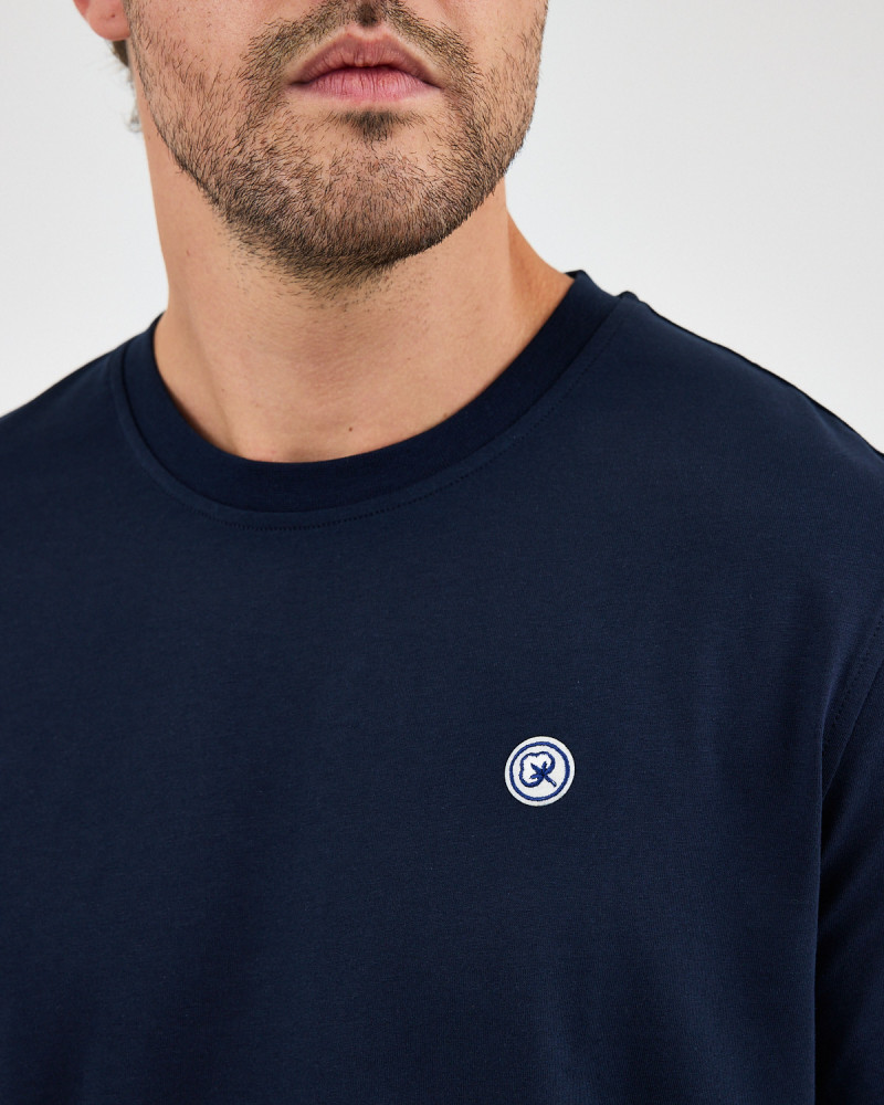 Camiseta Unisex con logo parche bordado | Colección "I AM A PATCH