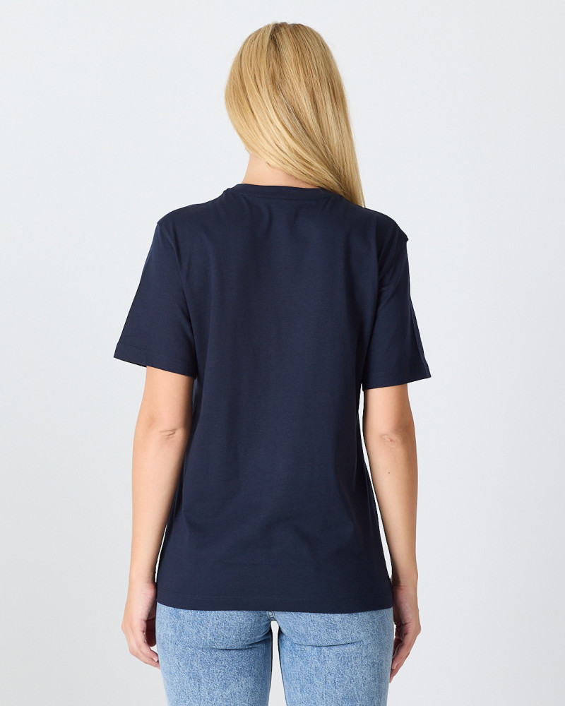 Camiseta Unisex con logo parche bordado | Colección "I AM A PATCH