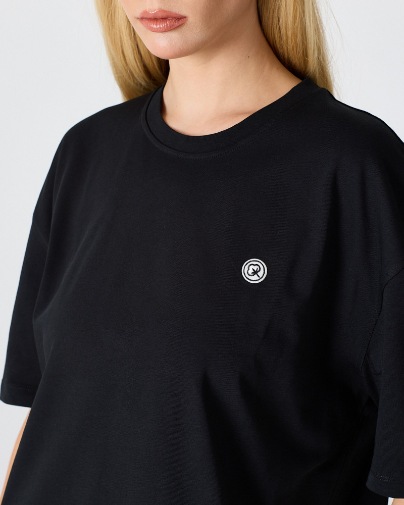Camiseta Unisex con logo parche bordado | Colección "I AM A PATCH