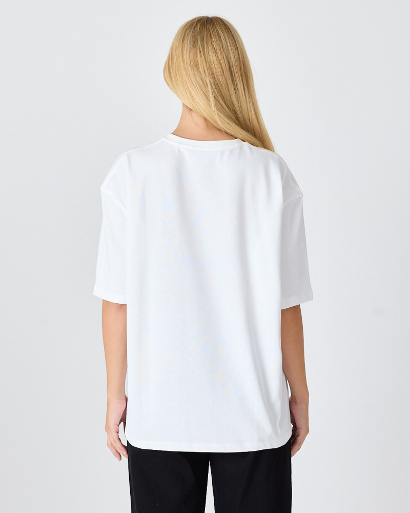 Camiseta Unisex con logo parche bordado | Colección "I AM A PATCH