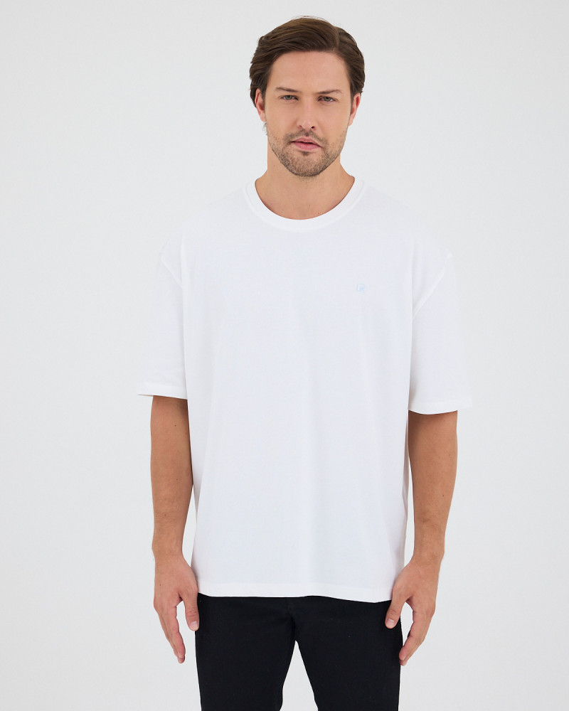 Camiseta Unisex con logo bordado al tono | Colección " I Wasn't here"