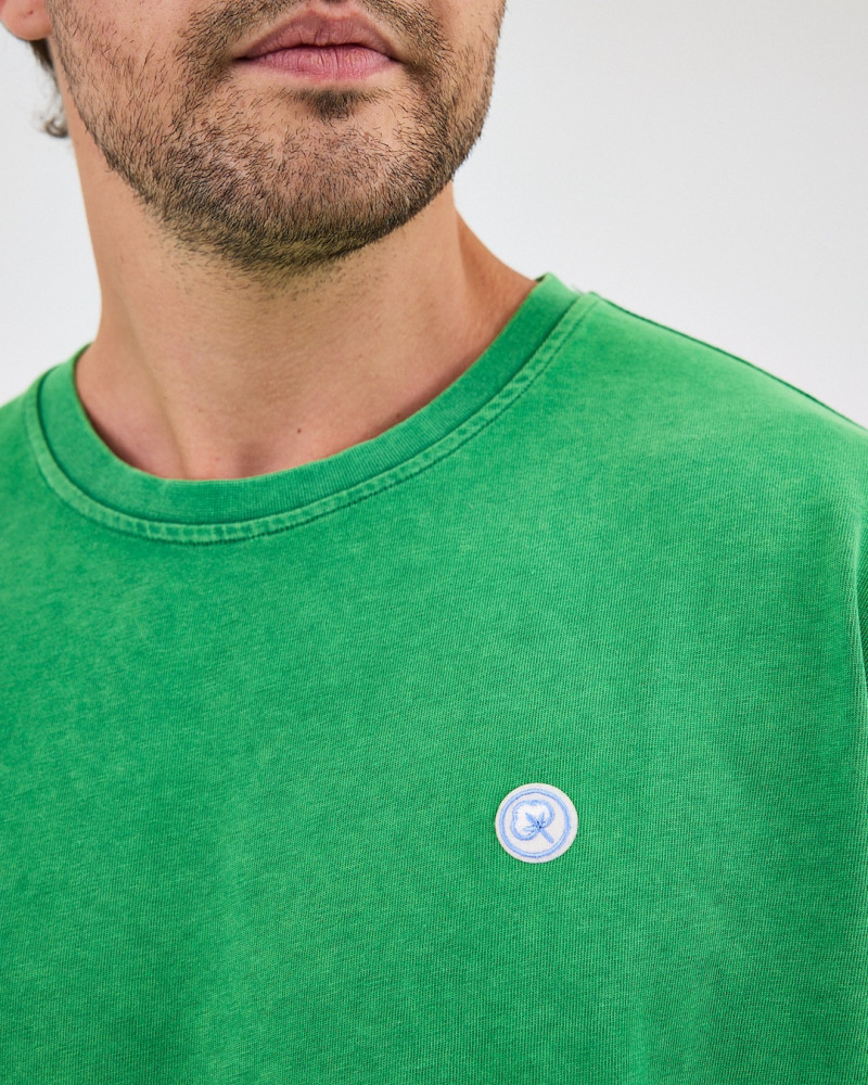 Camiseta Unisex con logo parche bordado | Colección "I AM A PATCH